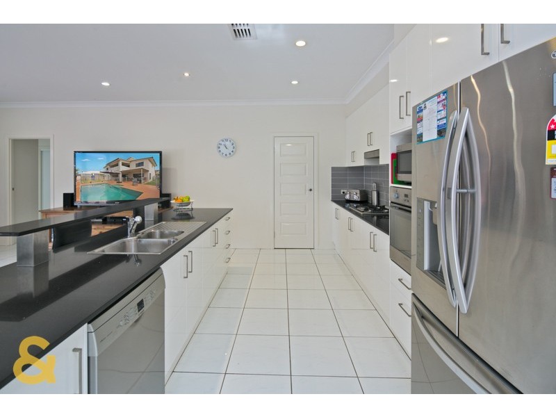 4 Seaspray Street, Thornlands QLD 4164