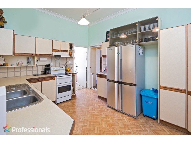 35 Carnation Street, Wynnum QLD 4178