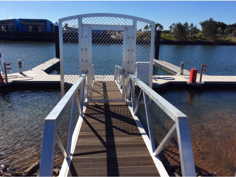 26 Waters Close, Hope Island QLD 4212