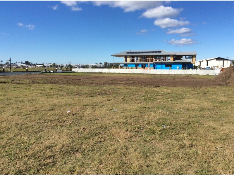 26 Waters Close, Hope Island QLD 4212