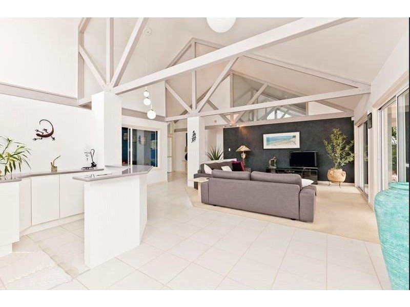 11 Seacrest Court, Raby Bay QLD 4163