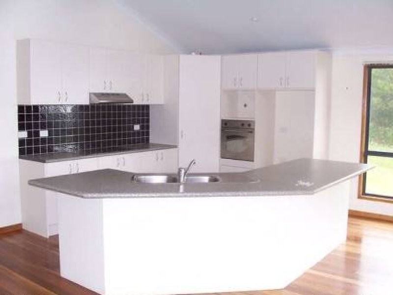 48 Beelong Street, Macleay Island QLD 4184