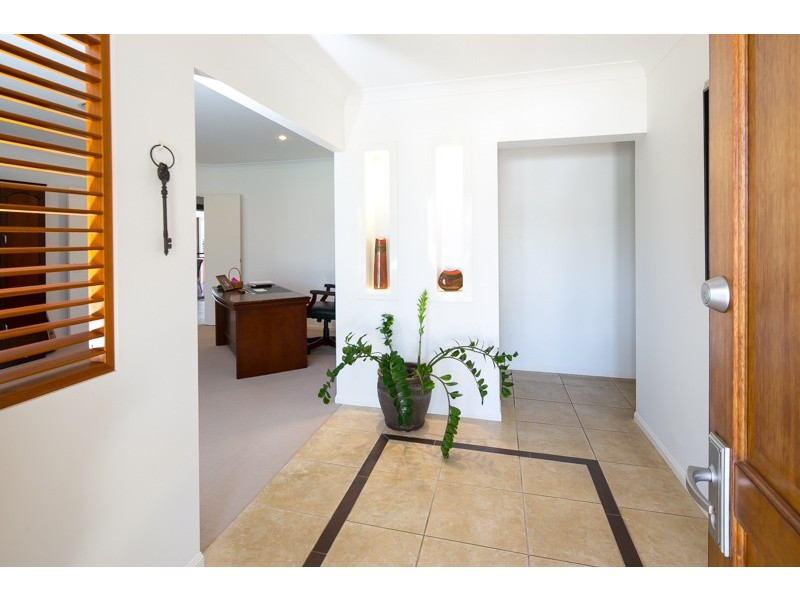 2 Balsam Street, Redland Bay QLD 4165