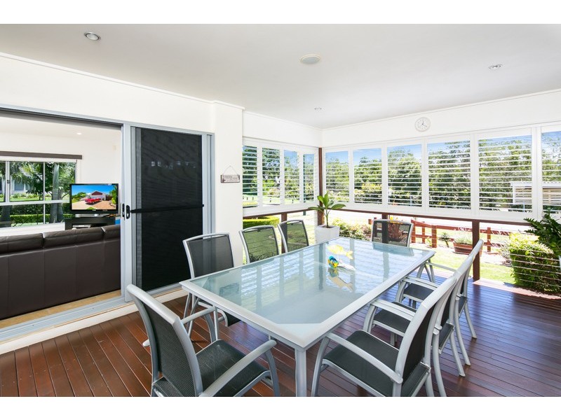 2 Balsam Street, Redland Bay QLD 4165