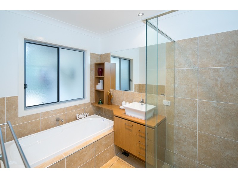 2 Balsam Street, Redland Bay QLD 4165