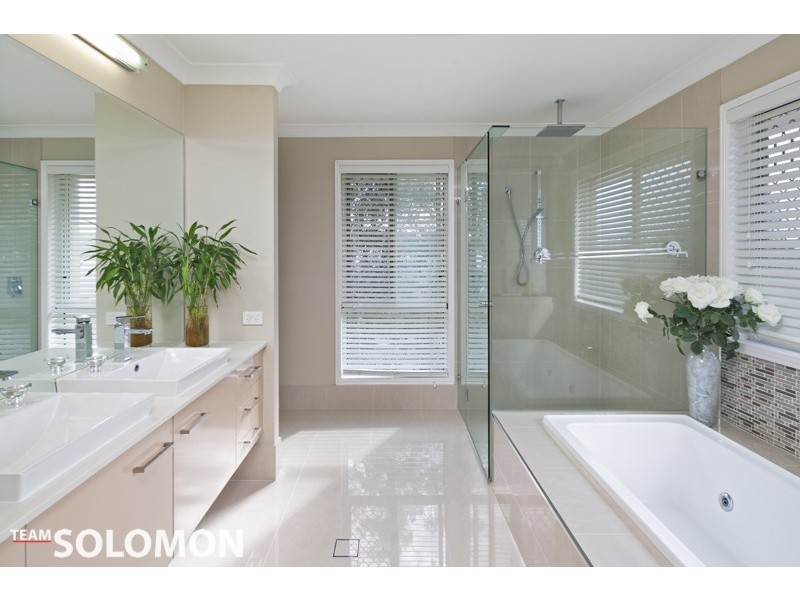 27 Sapium Road, Redland Bay QLD 4165