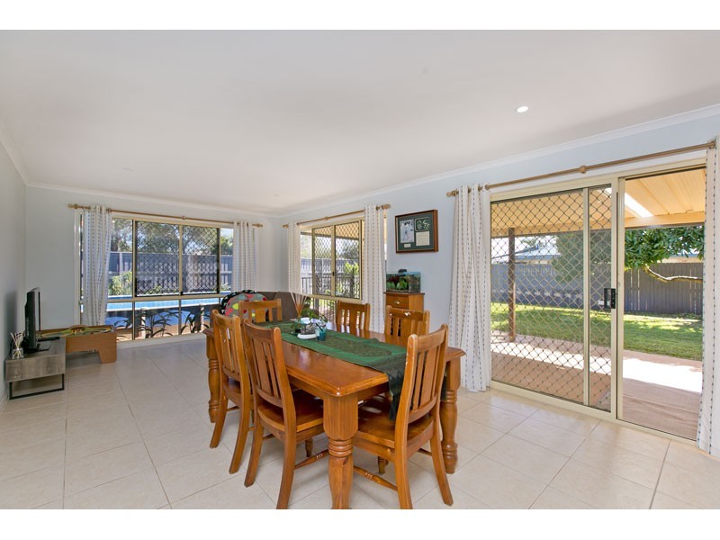 4 Kimbolton Drive, Redland Bay QLD 4165
