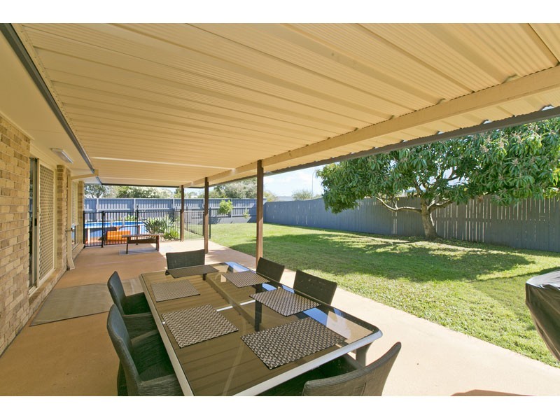 4 Kimbolton Drive, Redland Bay QLD 4165