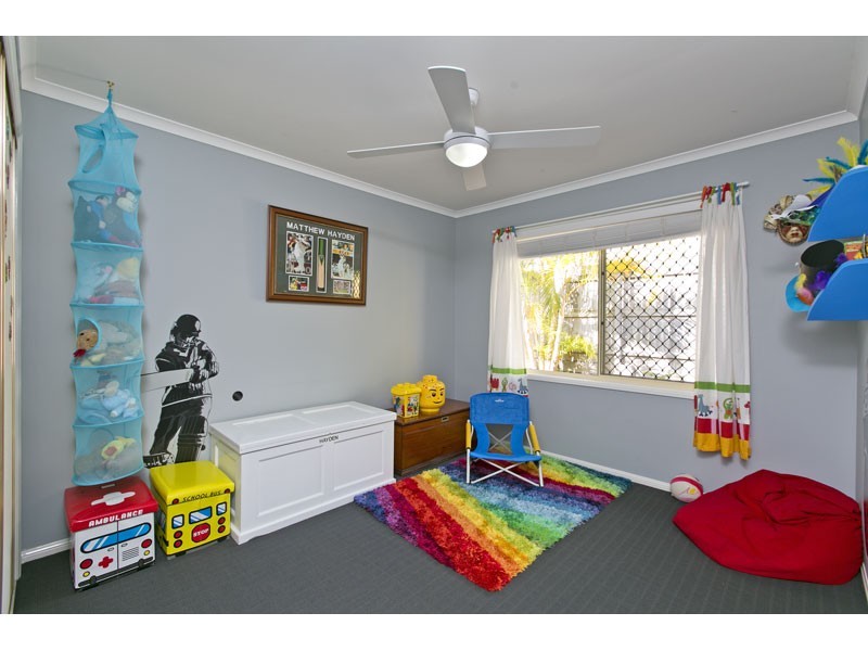 4 Kimbolton Drive, Redland Bay QLD 4165