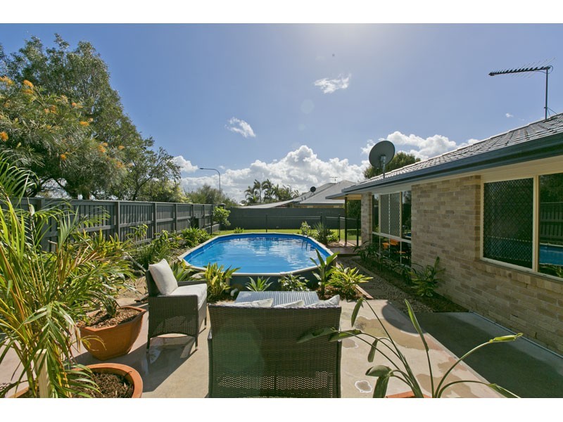4 Kimbolton Drive, Redland Bay QLD 4165