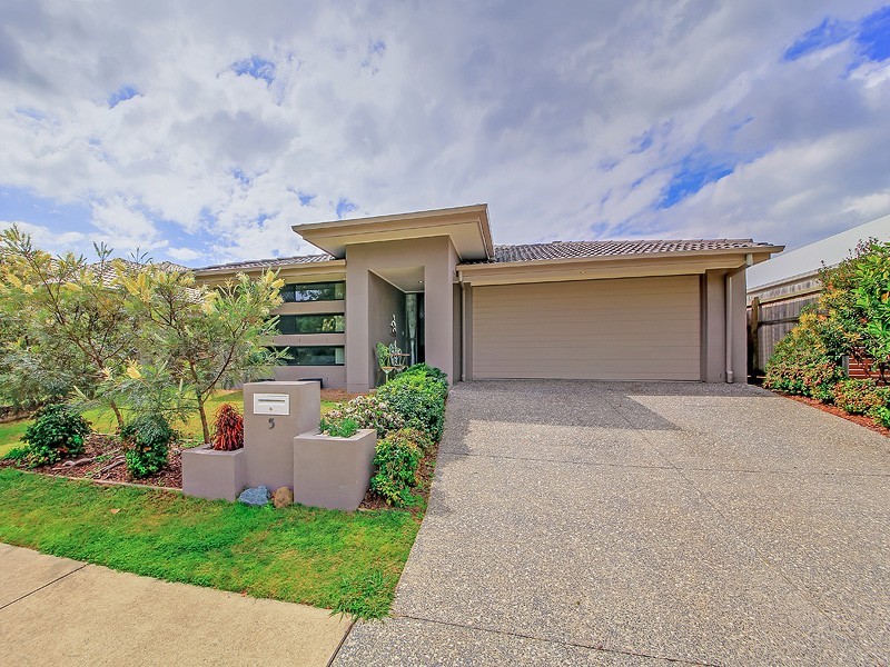 5 Whipbird Circuit, Victoria Point QLD 4165