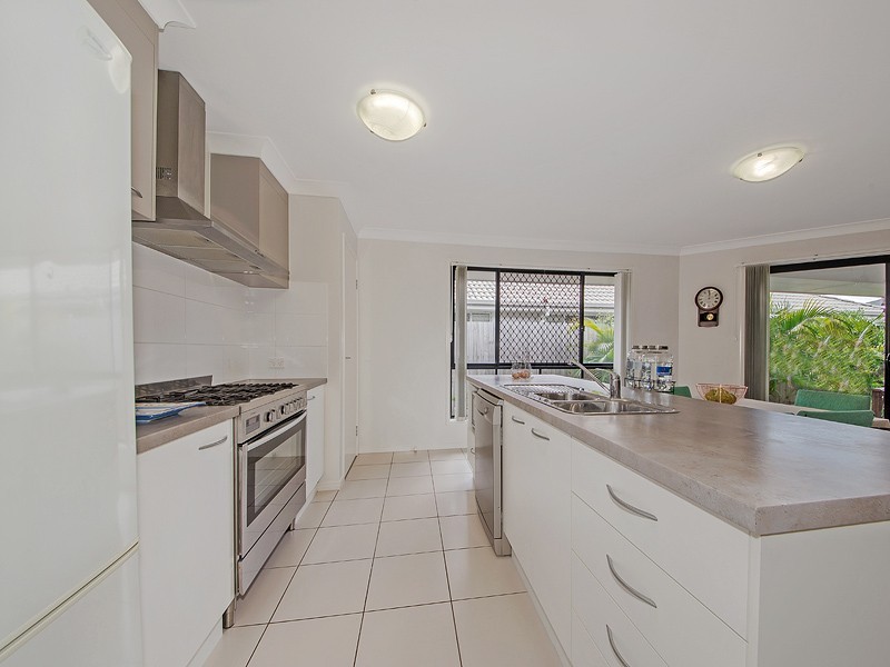 5 Whipbird Circuit, Victoria Point QLD 4165