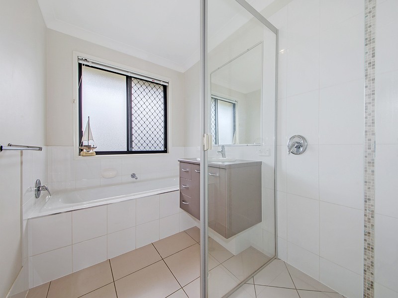 5 Whipbird Circuit, Victoria Point QLD 4165