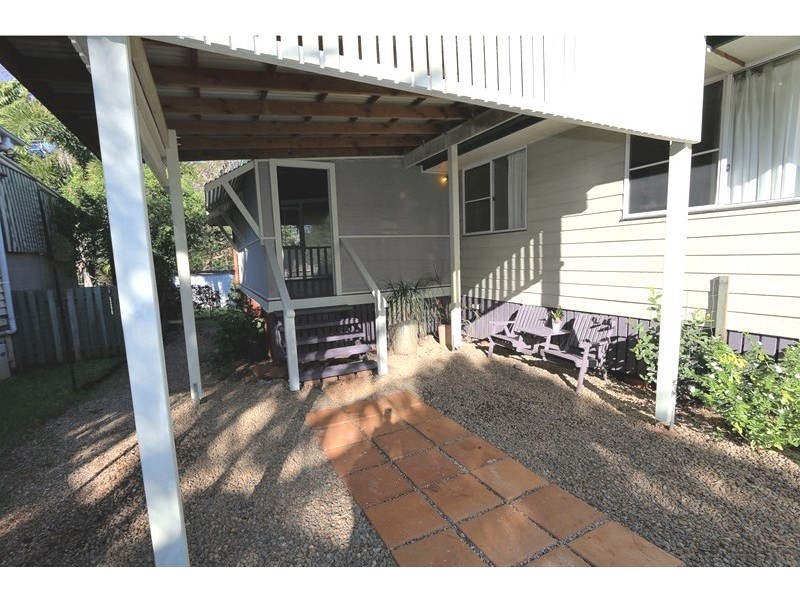 15 Kingfisher Street, Coochiemudlo Island QLD 4184