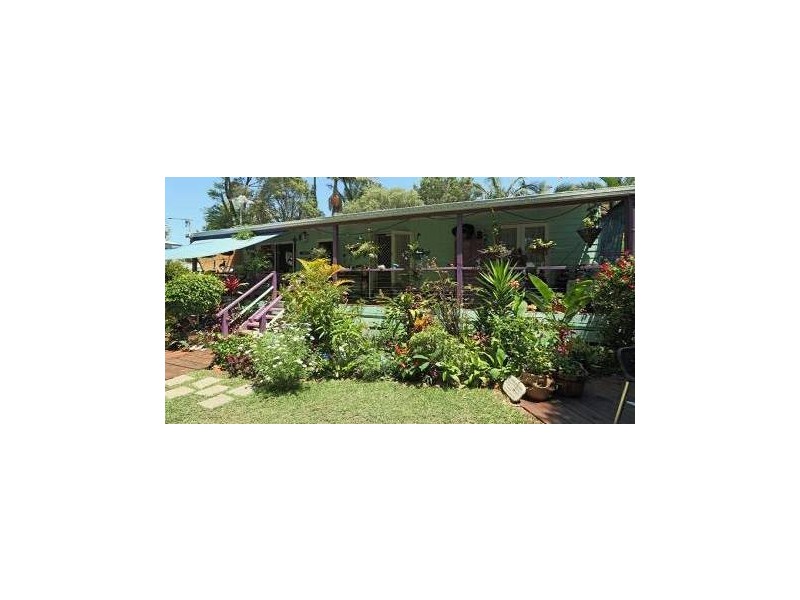 35 Shirley Street, Coochiemudlo Island QLD 4184