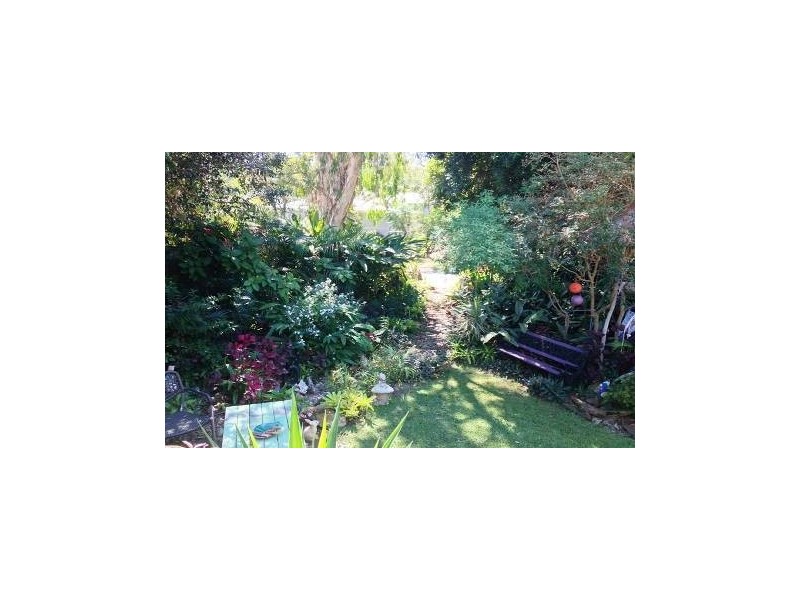 35 Shirley Street, Coochiemudlo Island QLD 4184