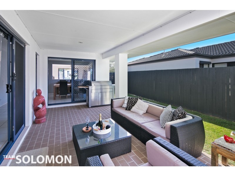 65 Azure Avenue, Redland Bay QLD 4165