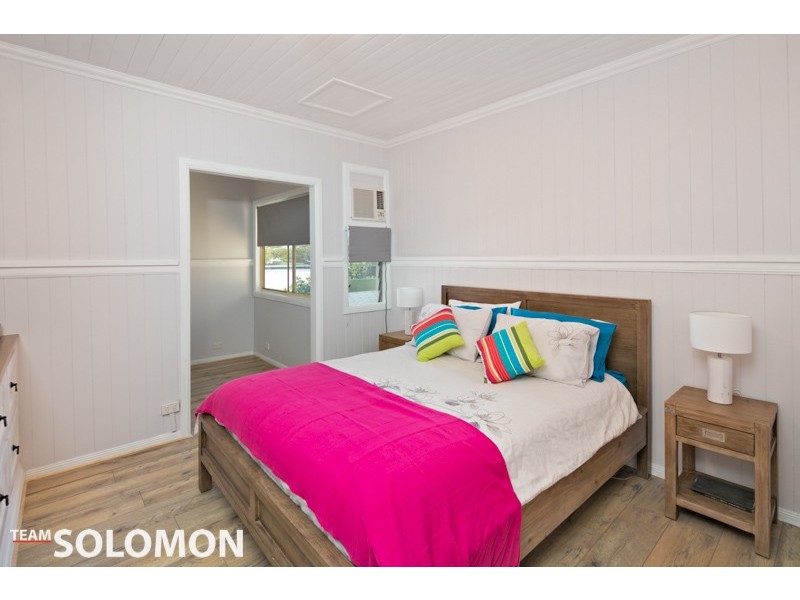 16 Moore Street, Victoria Point QLD 4165