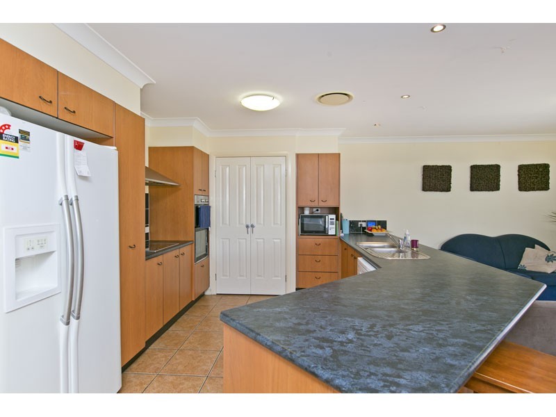 9 Pitman Place, Redland Bay QLD 4165