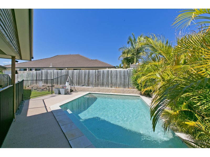 9 Pitman Place, Redland Bay QLD 4165