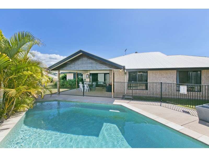 9 Pitman Place, Redland Bay QLD 4165