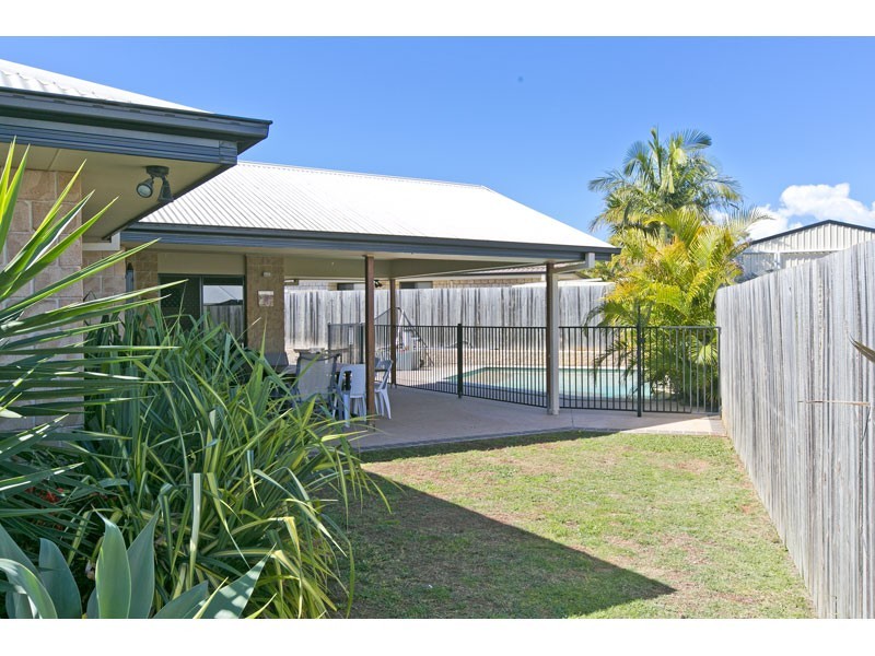 9 Pitman Place, Redland Bay QLD 4165