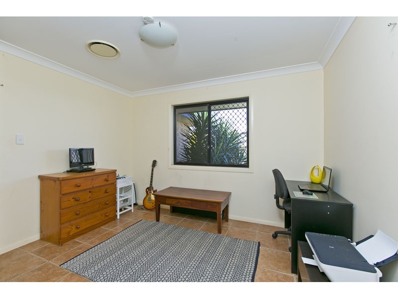 9 Pitman Place, Redland Bay QLD 4165
