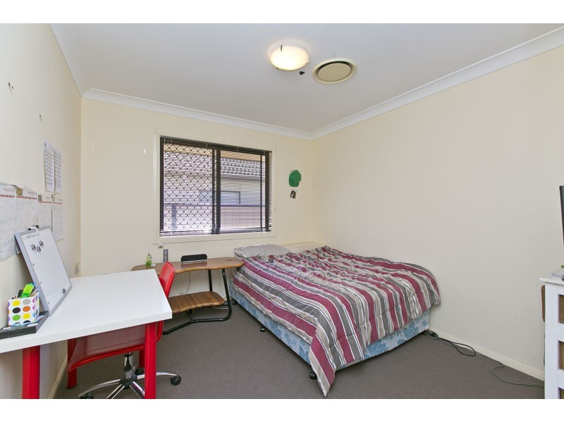 9 Pitman Place, Redland Bay QLD 4165