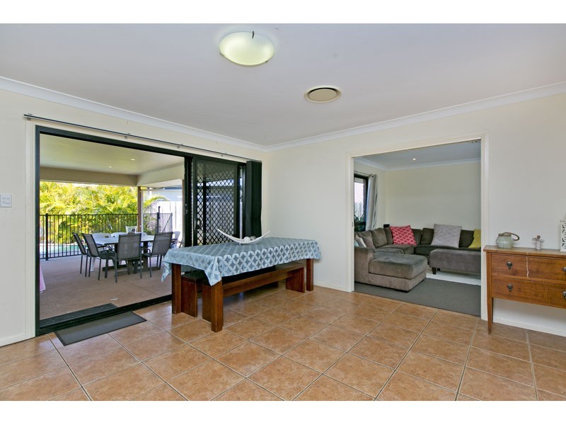 9 Pitman Place, Redland Bay QLD 4165