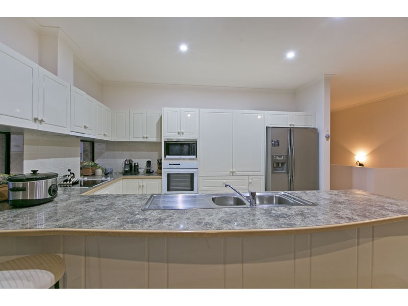 9 Kooringa Ave, Cleveland QLD 4163