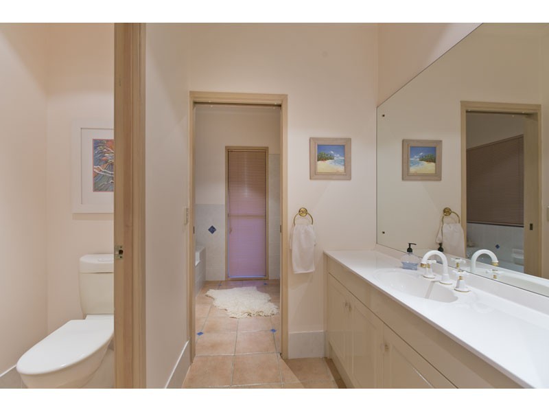 9 Kooringa Ave, Cleveland QLD 4163