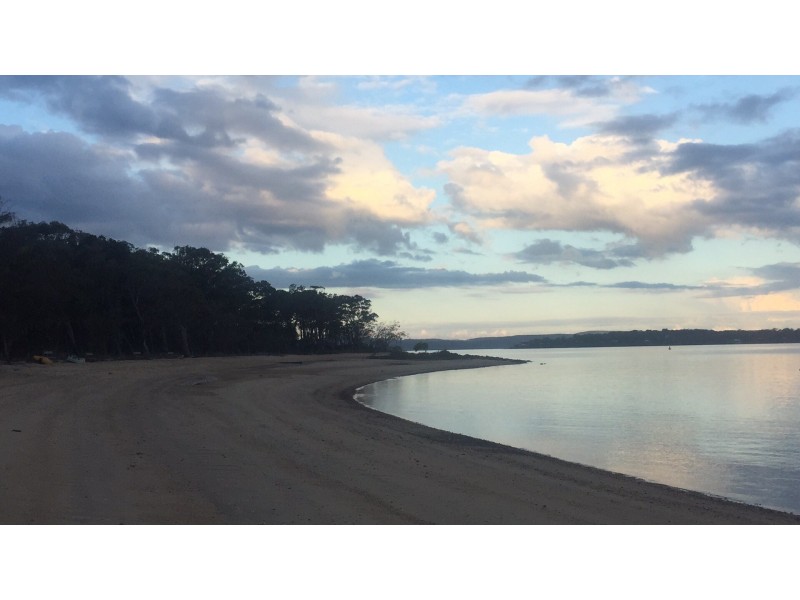 3 Carefree Street, Coochiemudlo Island QLD 4184