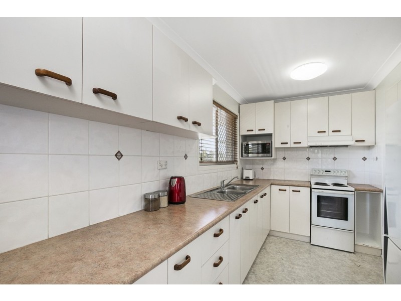 4 Holloway Street, Birkdale QLD 4159