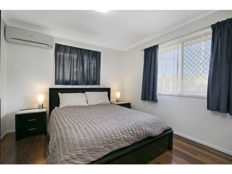 4 Holloway Street, Birkdale QLD 4159