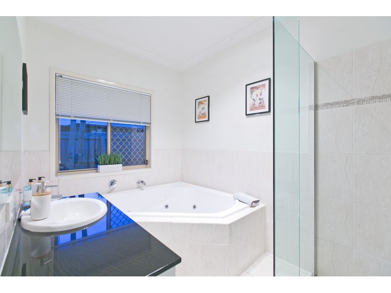 17 Bush Cherry Place, Thornlands QLD 4164