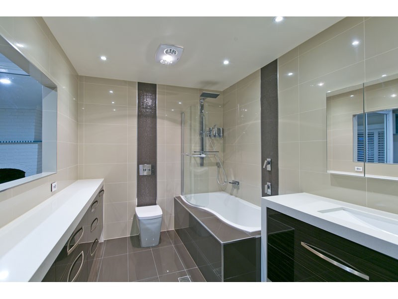 23-25 Voyagers Court, Raby Bay QLD 4163