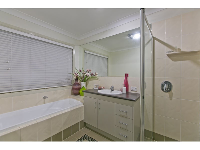 42 Tudar Place, Thornlands QLD 4164
