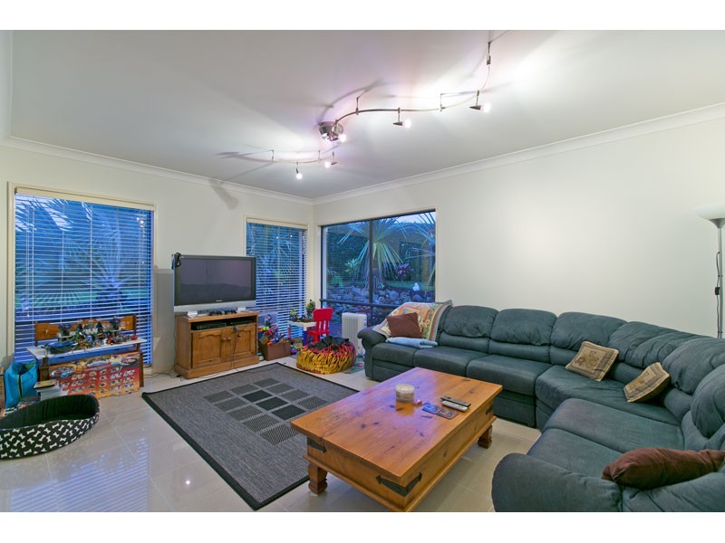 37 Spurs Drive, Wellington Point QLD 4160