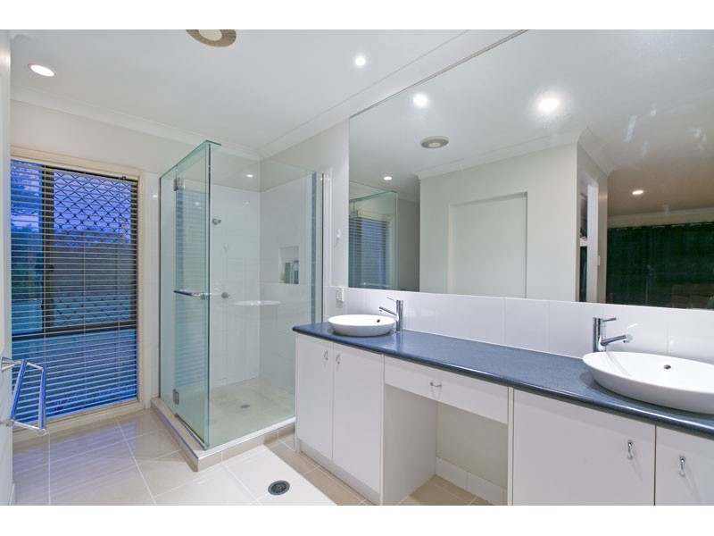37 Spurs Drive, Wellington Point QLD 4160
