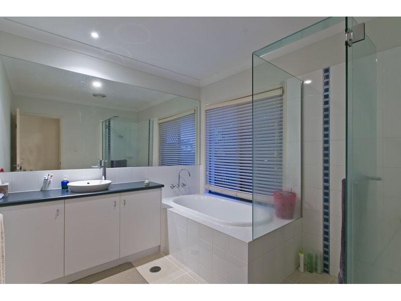 37 Spurs Drive, Wellington Point QLD 4160
