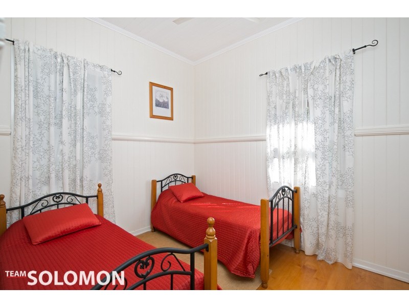 1 Kingfisher St, Coochiemudlo Island QLD 4184