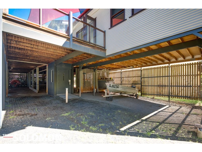 1 Kingfisher St, Coochiemudlo Island QLD 4184