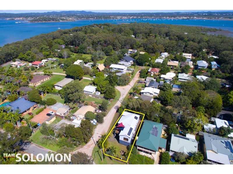 1 Kingfisher St, Coochiemudlo Island QLD 4184