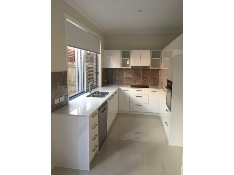 10-21 Passage Street, Cleveland QLD 4163