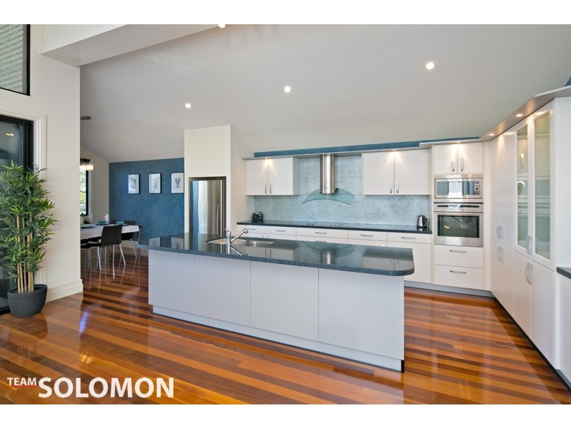10 White Street, Victoria Point QLD 4165