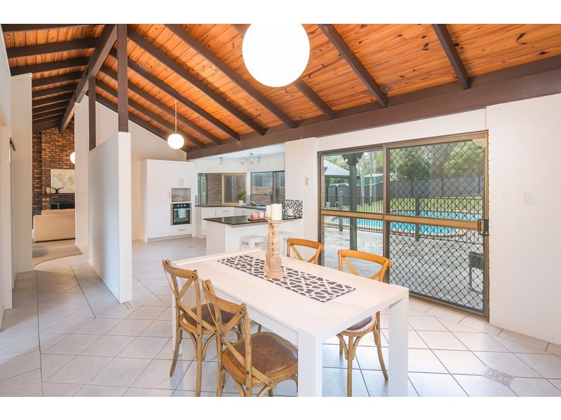 37 Woodlands Drive, Thornlands QLD 4164