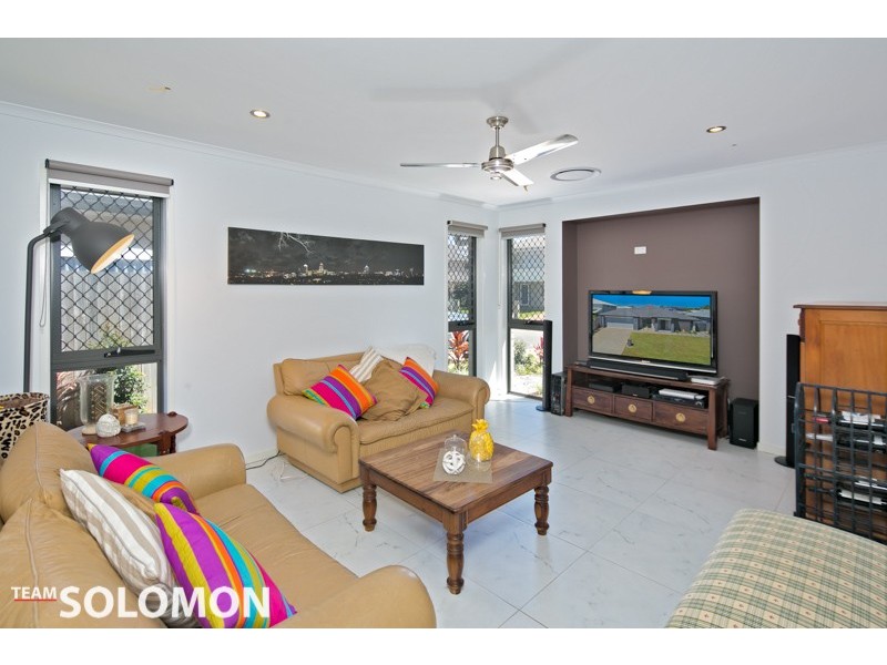4 Hoskins Drive, Wellington Point QLD 4160