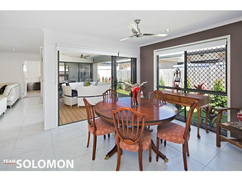 4 Hoskins Drive, Wellington Point QLD 4160