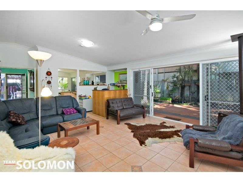 14 Shirley Street, Coochiemudlo Island QLD 4184