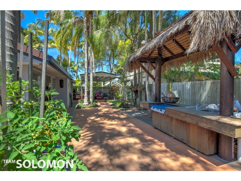 14 Shirley Street, Coochiemudlo Island QLD 4184